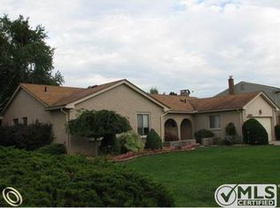 16690 Blue Skies Dr, Livonia, MI 48154