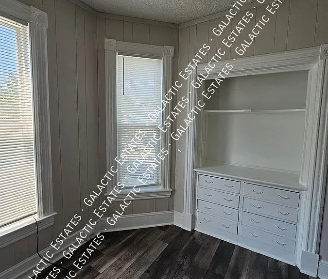 387 Belmont St #2 — Photo 15
