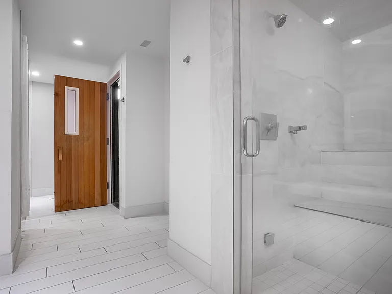 South Beach Marina Apartments — Photo 79