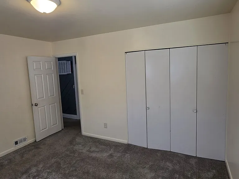 1752 S 440 W — Photo 16