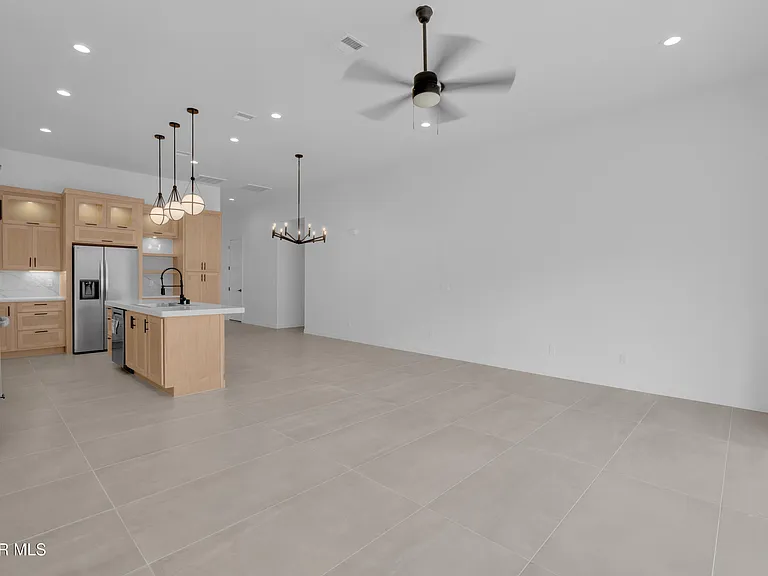 12825 Middlesbrough Ave — Photo 14