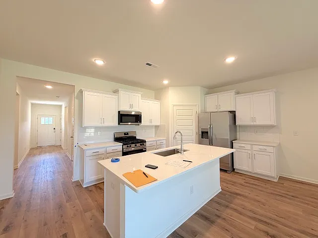 330 Ashland Dr SW — Photo 6
