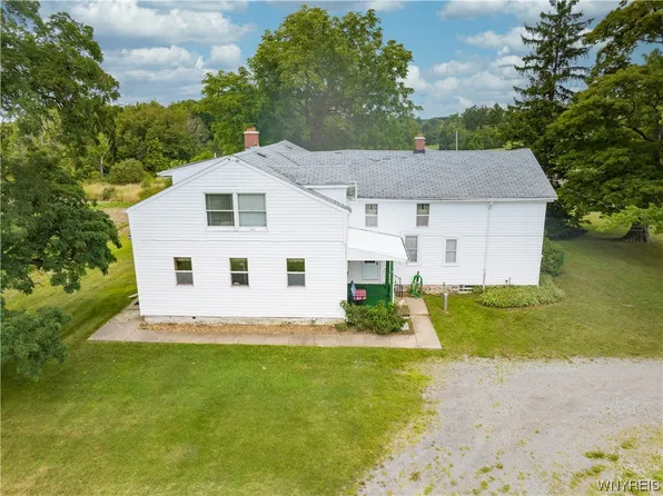 46 Dersam Rd, Alden, NY 14004