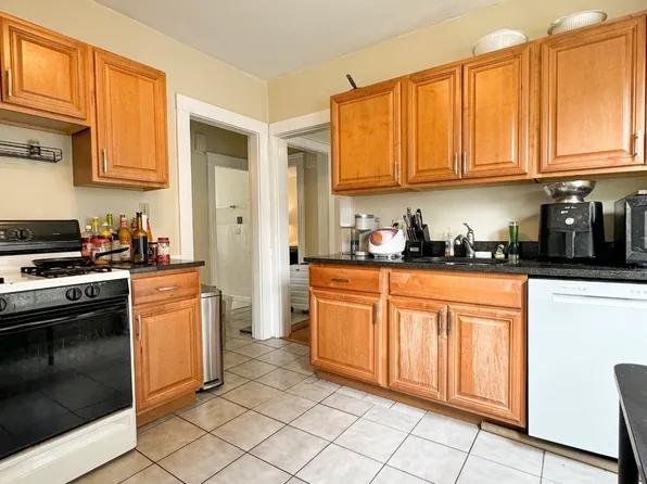 18 Boulevard Ter #2, Allston, MA 02134