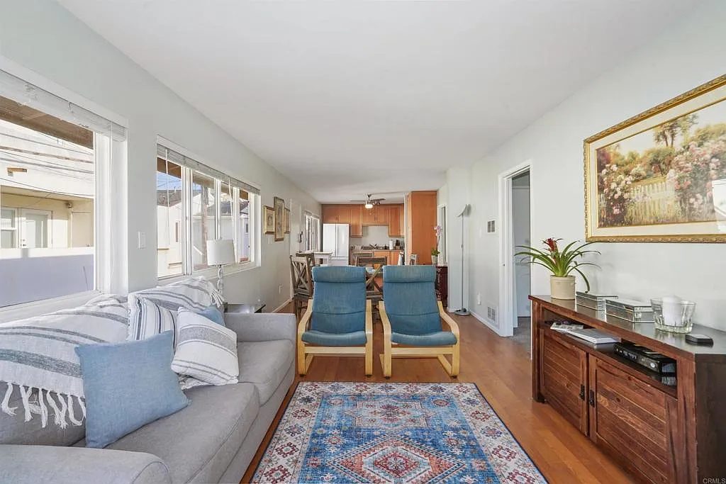 2 bed, 852 sqft, $4,500 — Photo 2