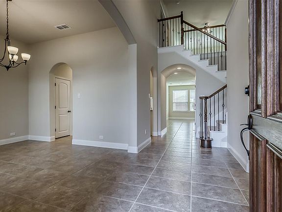 3rd image of 1512 Abercorn Ln