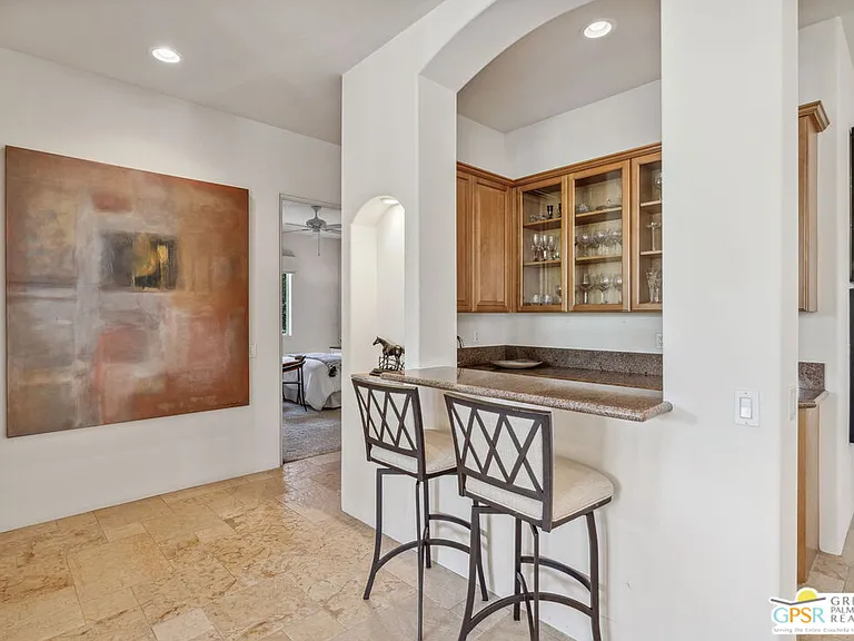 2 Varsity Cir — Photo 13