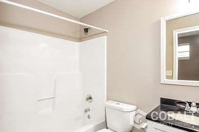 1st image of 987 Collier Rd NW #F