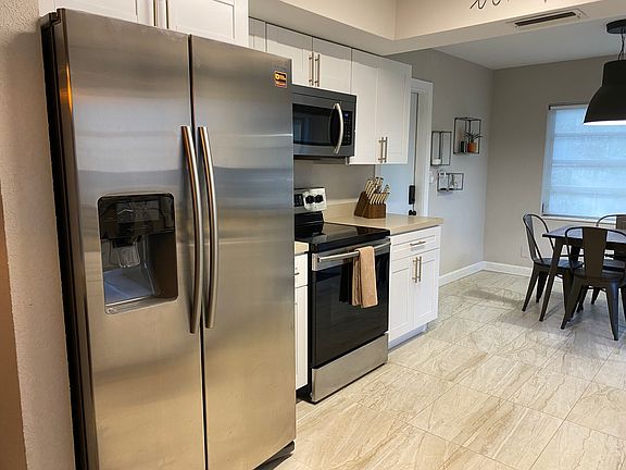 2nd image of 6405 Boulevard Of Champions