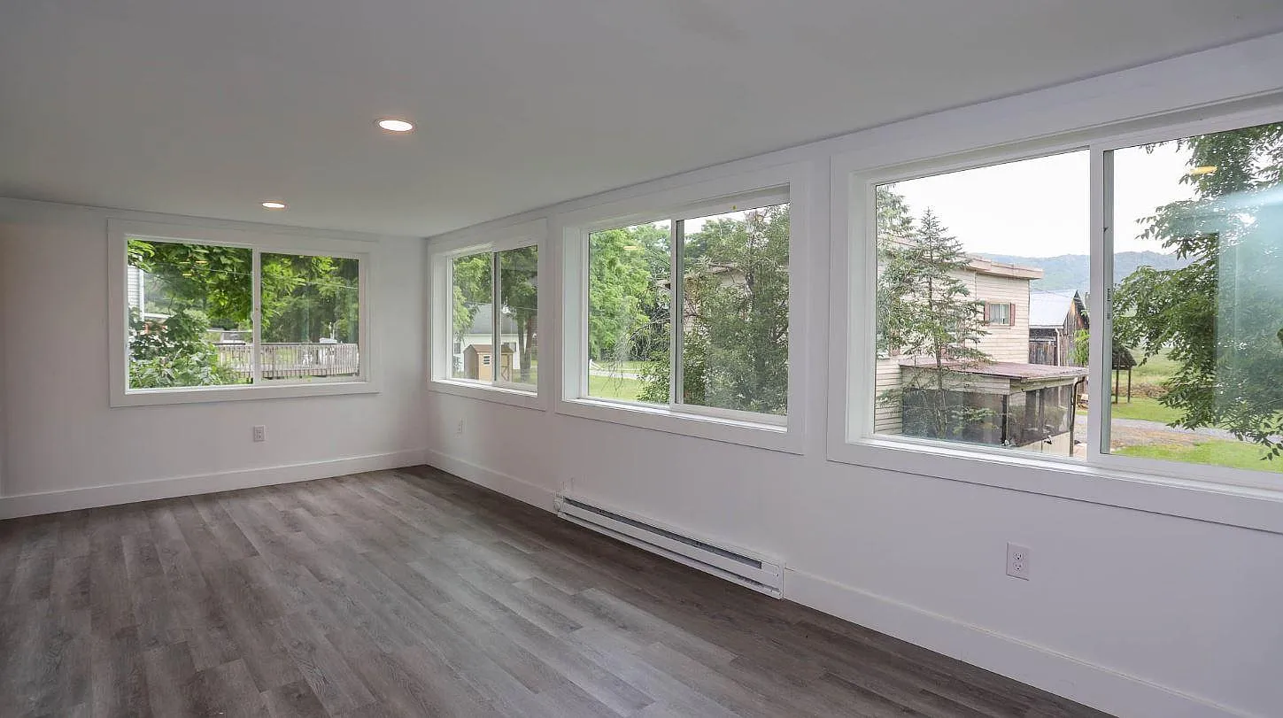 4 bed, 2000 sqft, $2,400 — Photo 4