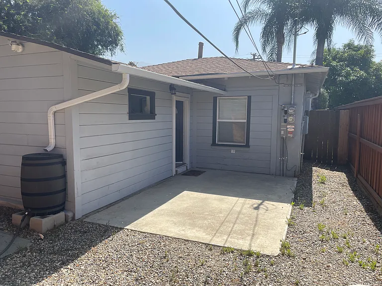 150 Poinsettia Ave — Photo 12