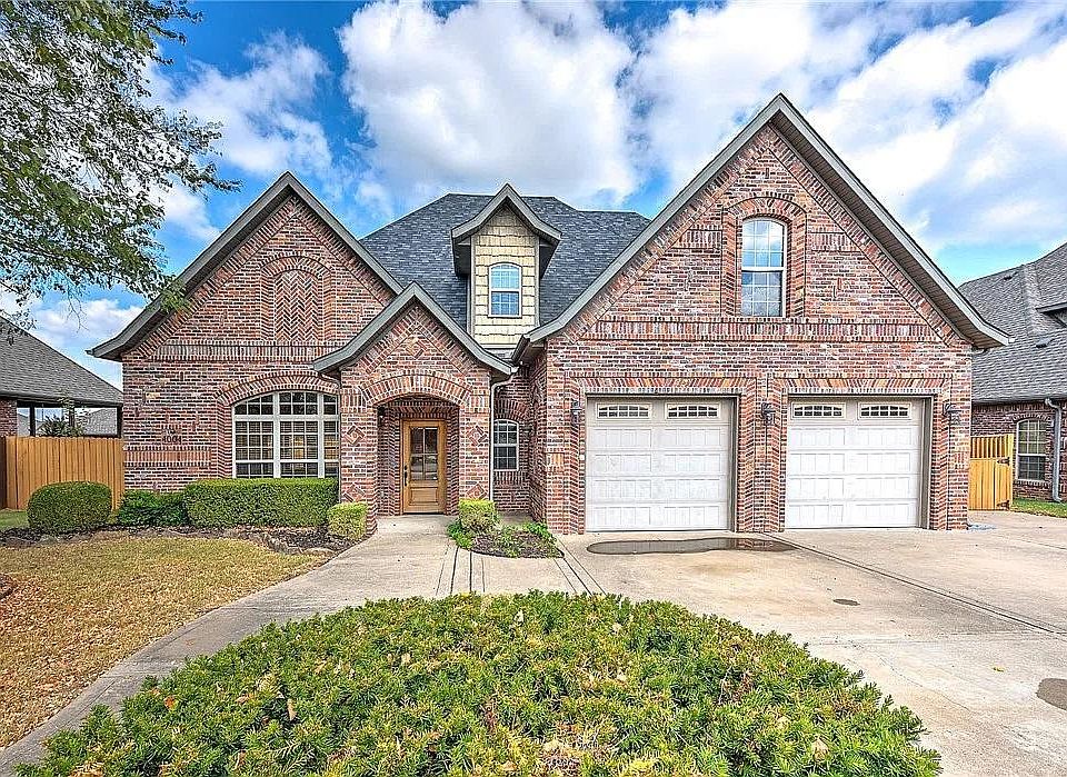 1st image of 4004 SW Town Vu Rd