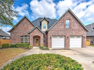 4004 SW Town Vu Rd, Bentonville, AR 72712