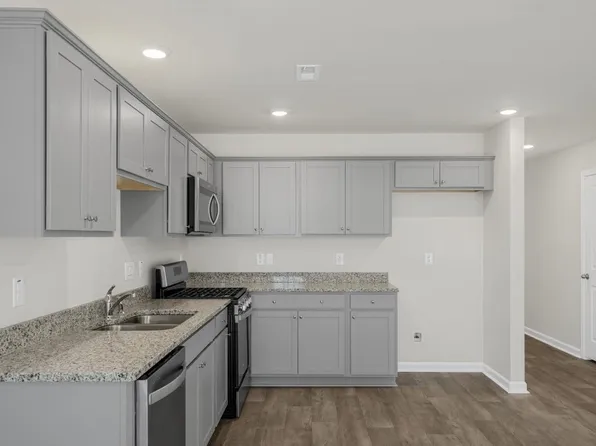 3202 Finch Ct, Sanford, NC 27332