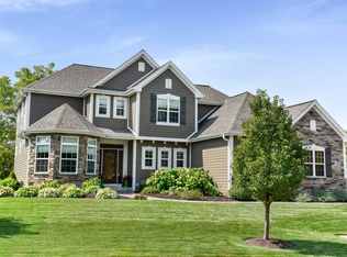 502 Sanctuary Ln, Delafield, WI 53018