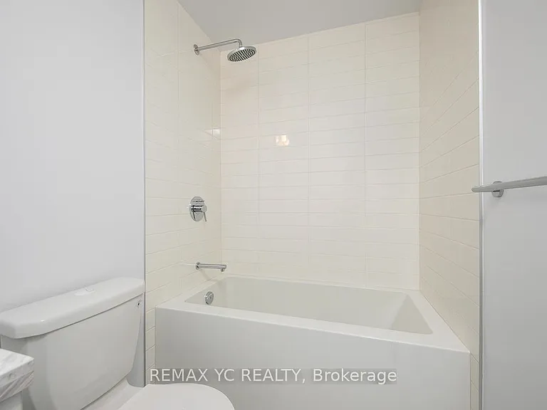 2221 Yonge St #1201 — Photo 14