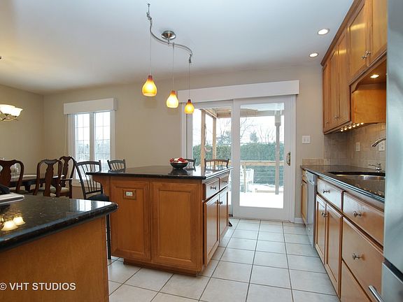 5th image of 106 E Canterbury Dr