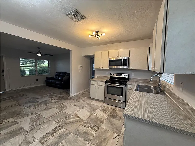 4314 W Carmen St — Photo 10