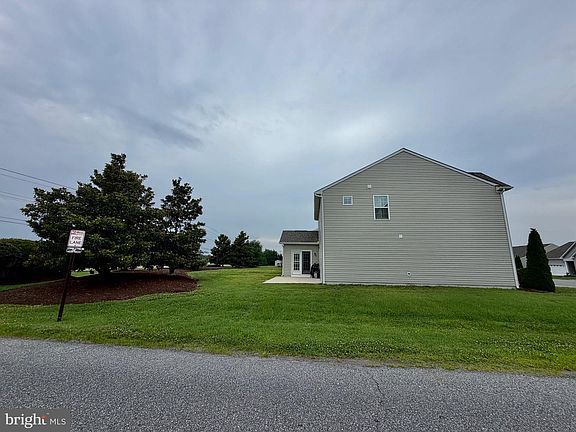 3rd image of 101 Alexandreas Ct #1