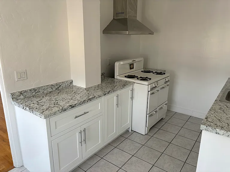 27 E Montana St #7 — Photo 5