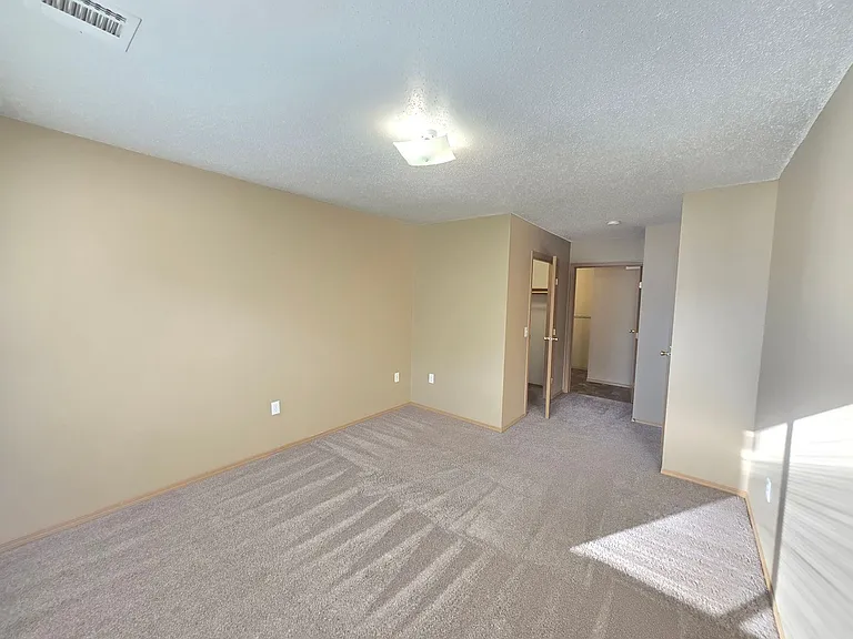 3225 S Sycamore — Photo 25