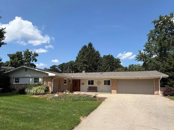 1510 Springbrook Dr, Elkhart, IN 46514