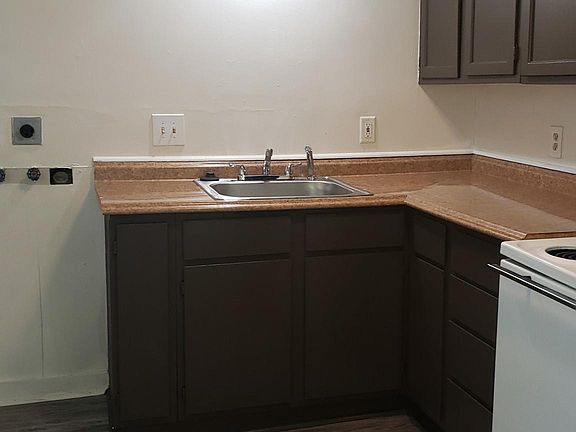 4th image of 6201 E 153rd Ter APT A