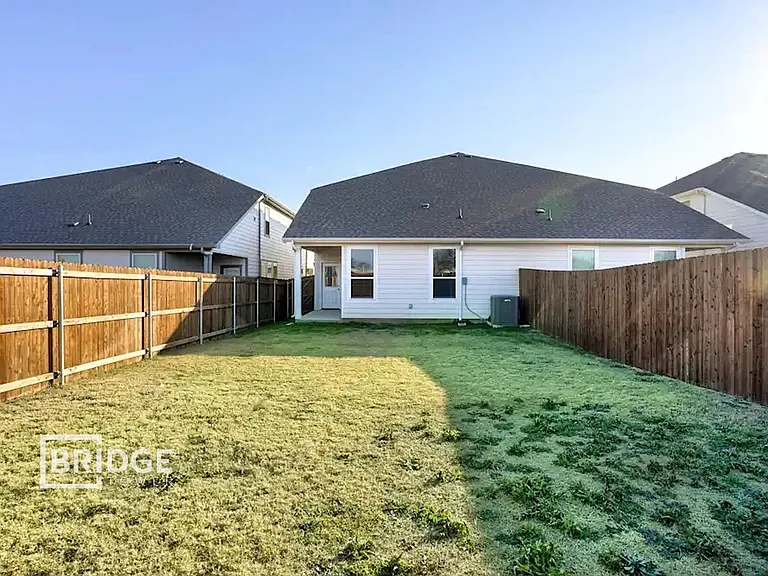 4117 Tobin Dr — Photo 9