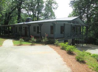 711 Roller Mill Rd, Franklin, NC 28734