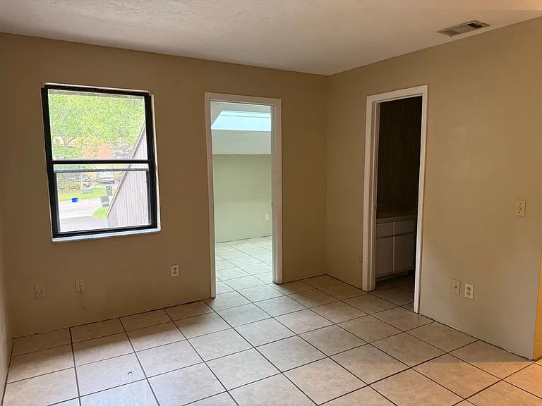 4304 SW 70th Ter #B — Photo 7