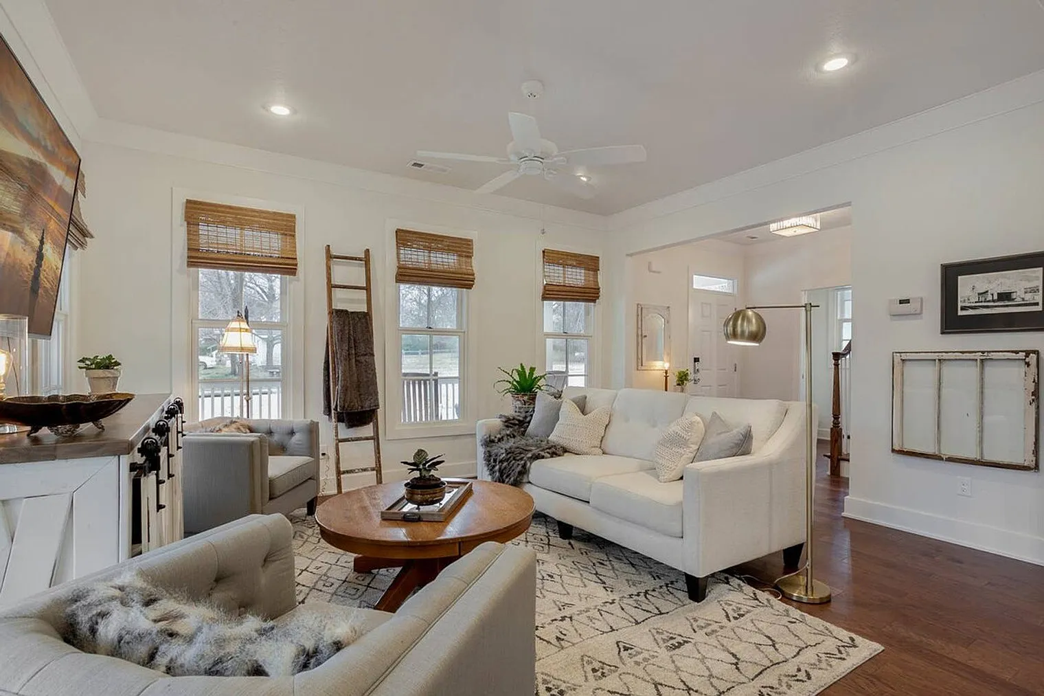 3 bed, 2.0 bath, 1905 sqft, $5,126 — Photo 1