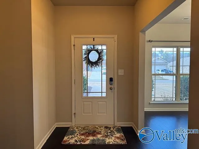4 bed, 2.0 bath, 2253 sqft, $1,995 — Photo 4