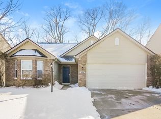 1015 Angus Ln, Indianapolis, IN