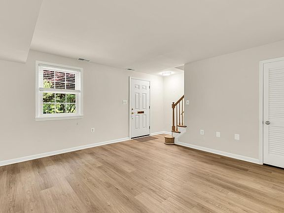 5th image of 746 Azalea Dr Unit 12