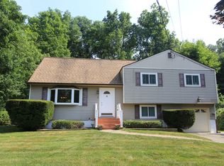 3 Priscilla Ct, Cortlandt Manor, NY 10567
