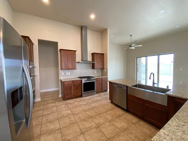 5403 Grays Peak Trl NE — Photo 7