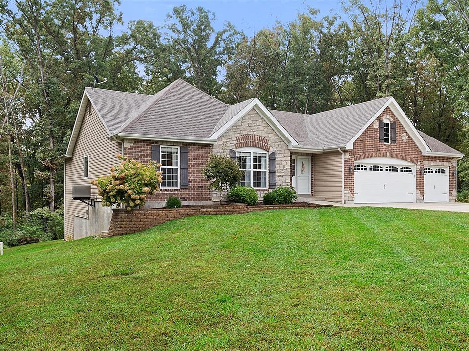 1st image of 606 Wood Briar Dr
