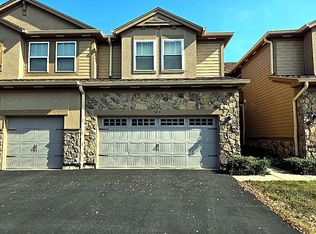 1819 Crenshaw Cir, Vernon Hills, IL 60061