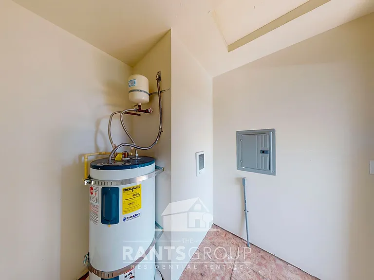Crystal Springs Apartments — Photo 23