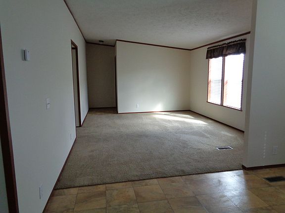 5th image of 2610 Lexington Dr