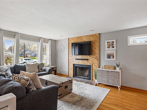 5th image of 2106 Sumac Dr