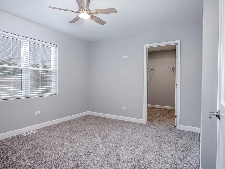 77 S Maple Ave — Photo 25