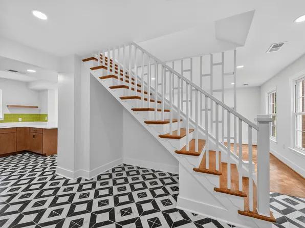 11523 Vale Rd, Oakton, VA 22124