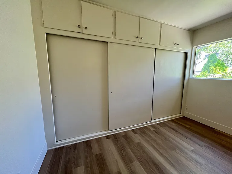 Wall to wall closet