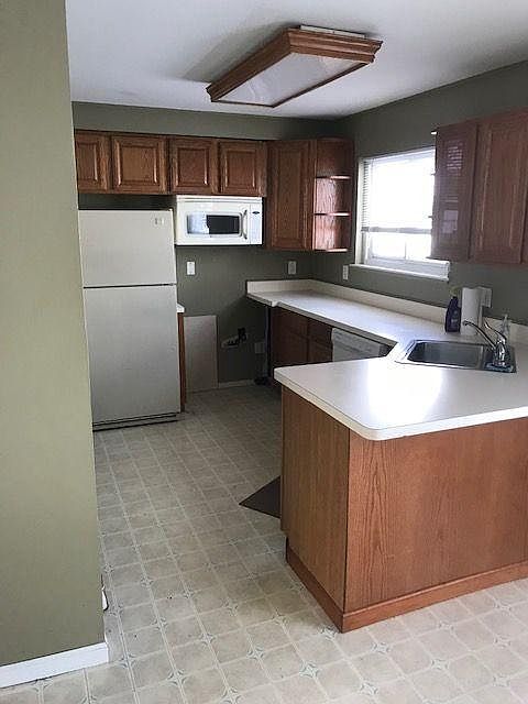 2nd image of 4725 Berwyn Dr