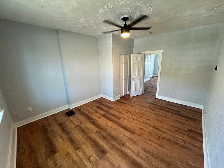 2312 Woodstock Ave #1 — Photo 8