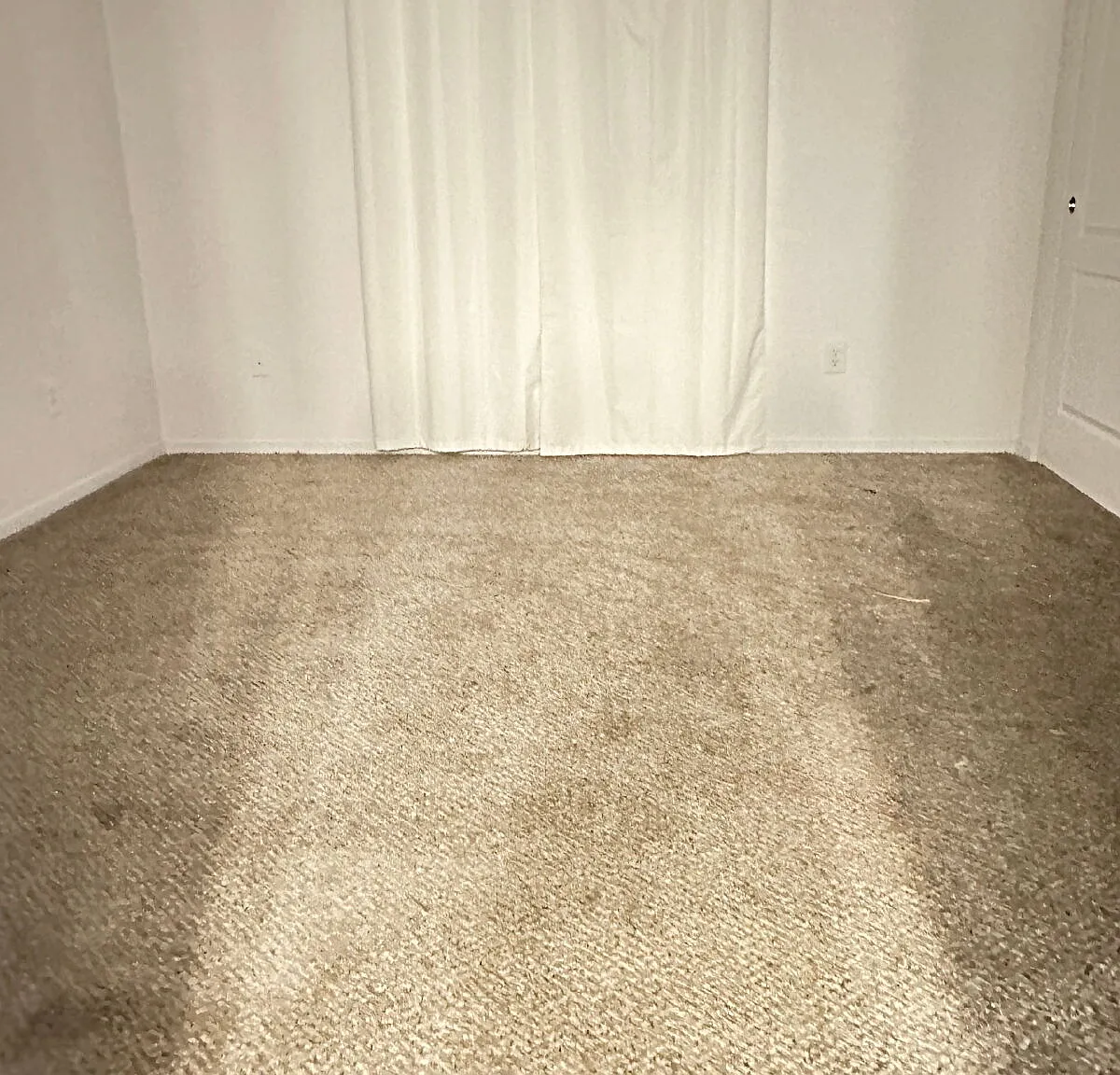 2 bed, 2.0 bath, 930 sqft, $1,700 — Photo 2