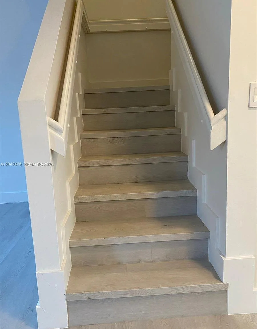 3 bed, 2.5 bath, 1620 sqft, $3,400 — Photo 3