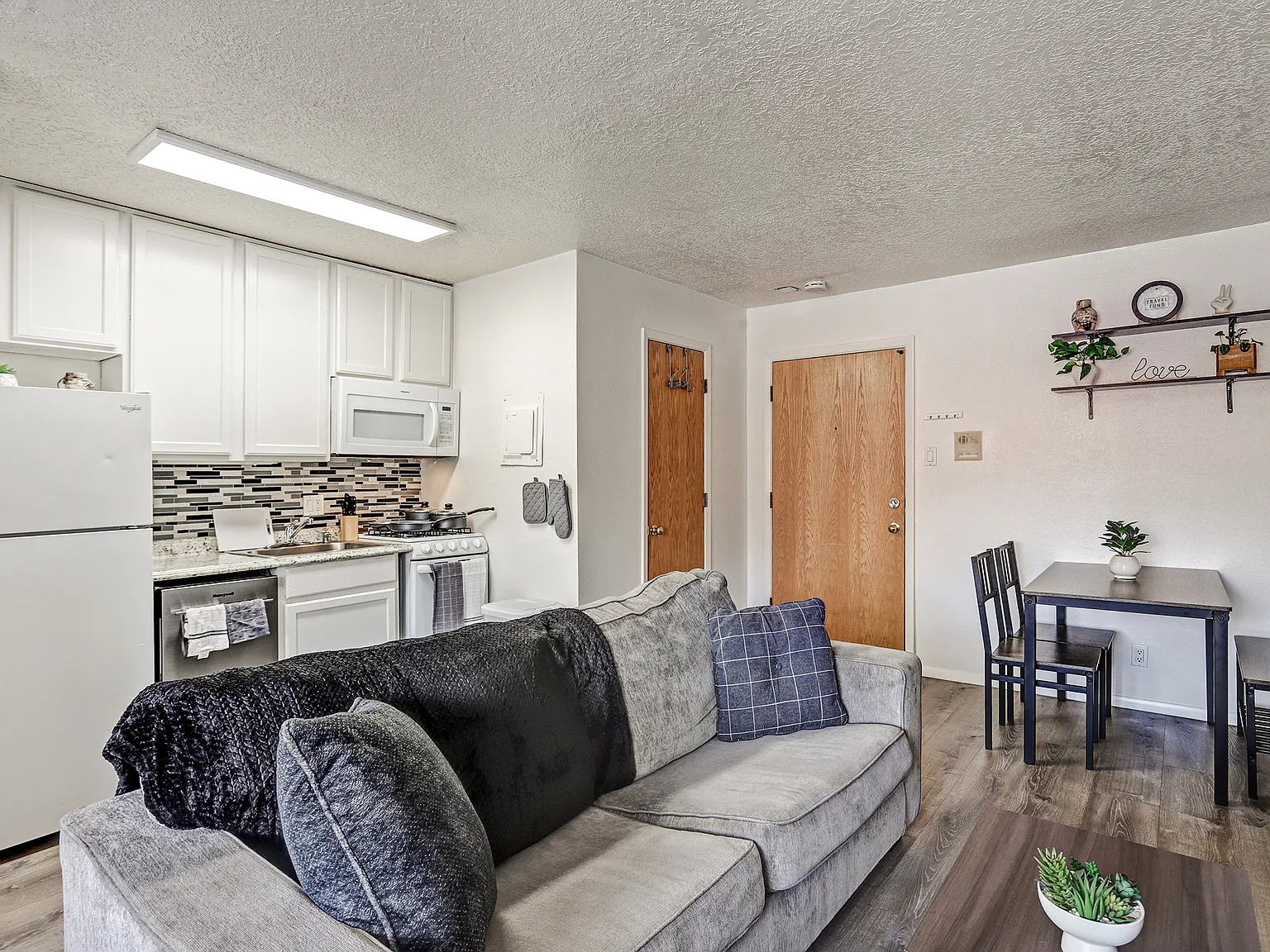Studio, 413 sqft, $775 — Photo 1