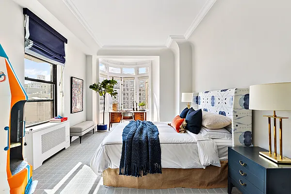 Sold by Compass | media 8